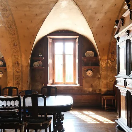 Chateau De بيت ضيافة Lemps (Ardeche)