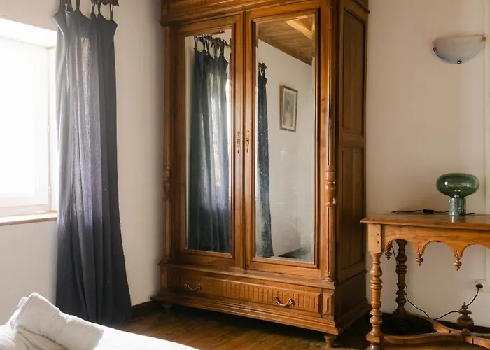 Chateau De 3* Lemps